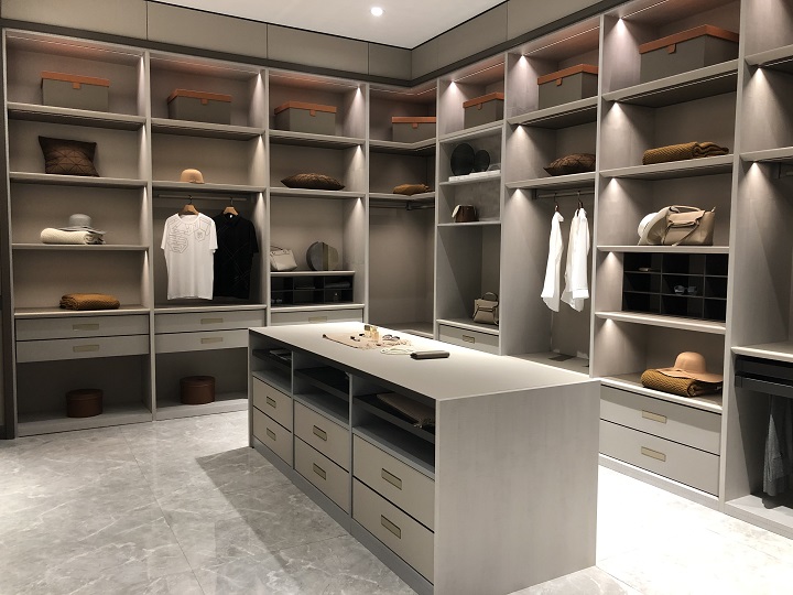 實(shí)木衣柜圖片